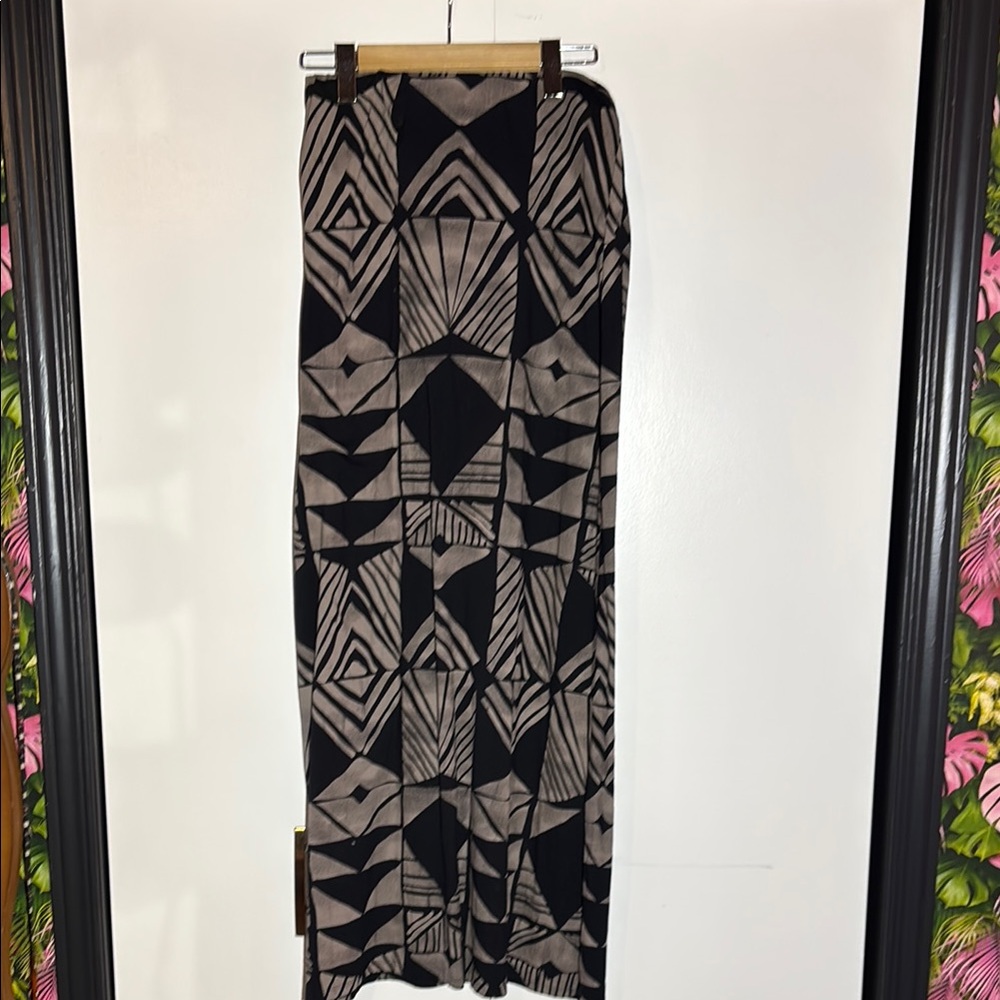 Geometric Black and Gray Skirt